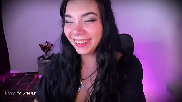 victoriaasaenz  online show from May 9, 1:00 am