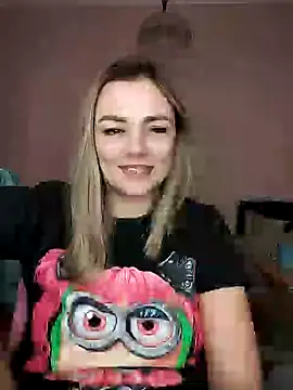 Snapshot of KrissSexi chatting on February 12, 8:38 am KrissSexi online show from February 12, 8:38 am