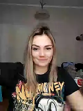 Snapshot of KrissSexi chatting on February 12, 2:43 pm KrissSexi online show from February 12, 2:43 pm