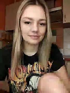 Snapshot of KrissSexi chatting on February 21, 8:27 pm KrissSexi online show from February 21, 8:27 pm