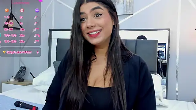 ZiaCalifa online show from March 7, 12:45 pm