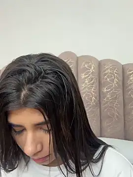 ZiaCalifa online show from December 16, 1:16 pm