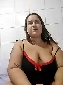 Snapshot of MinaBoss chatting on December 5, 1:36 am MinaBoss online show from December 5, 1:36 am