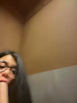 Insane Issa online show from December 13, 2:32 am