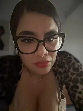 Insane Issa online show from February 28, 9:55 pm