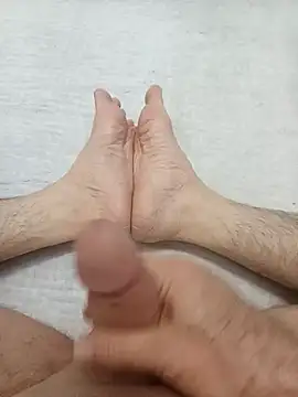 Snapshot of Hardapple01 chatting on December 5, 9:28 pm Hardapple01 online show from December 5, 9:28 pm