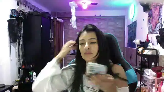 AngelaQueen  online show from December 3, 7:34 pm