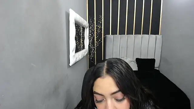 keizy  conte online show from December 3, 12:38 pm