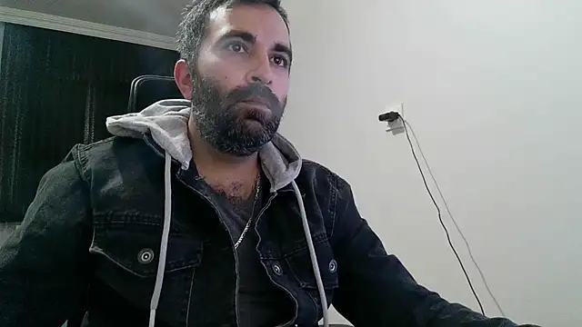 Snapshot of tgltplsr chatting on January 5, 10:50 pm tgltplsr online show from January 5, 10:50 pm