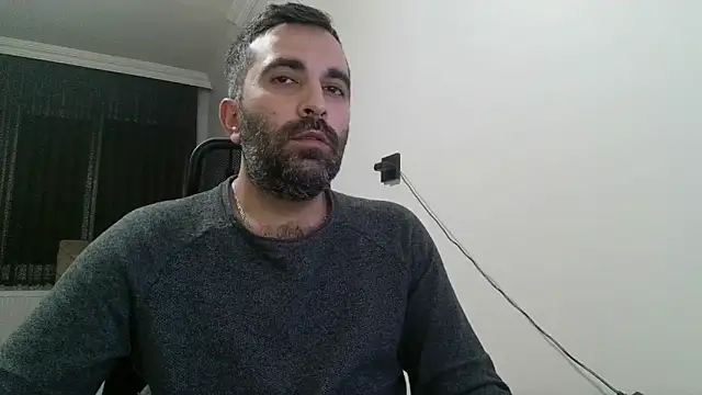 Snapshot of tgltplsr chatting on January 24, 1:35 am tgltplsr online show from January 24, 1:35 am