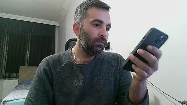 Snapshot of tgltplsr chatting on January 25, 1:43 am tgltplsr online show from January 25, 1:43 am