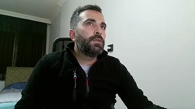 Snapshot of tgltplsr chatting on February 8, 9:46 pm tgltplsr online show from February 8, 9:46 pm