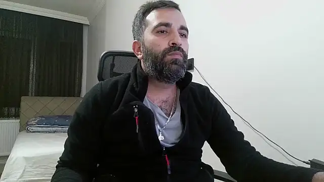 Snapshot of tgltplsr chatting on February 23, 1:35 am tgltplsr online show from February 23, 1:35 am