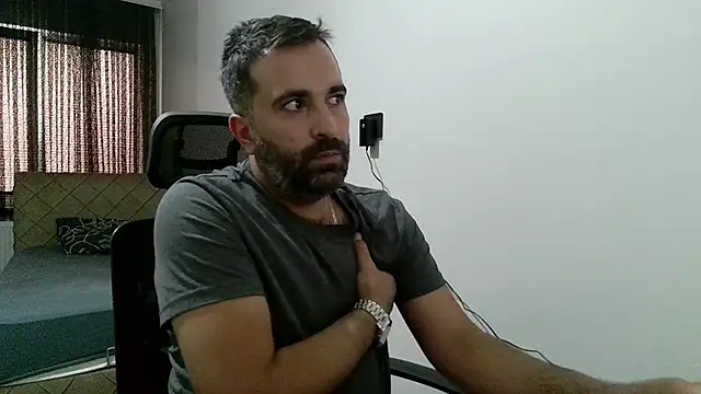 Snapshot of tgltplsr chatting on September 18, 7:10 am tgltplsr online show from September 18, 7:10 am