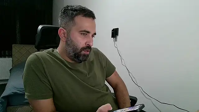 Snapshot of tgltplsr chatting on October 11, 6:28 pm tgltplsr online show from October 11, 6:28 pm