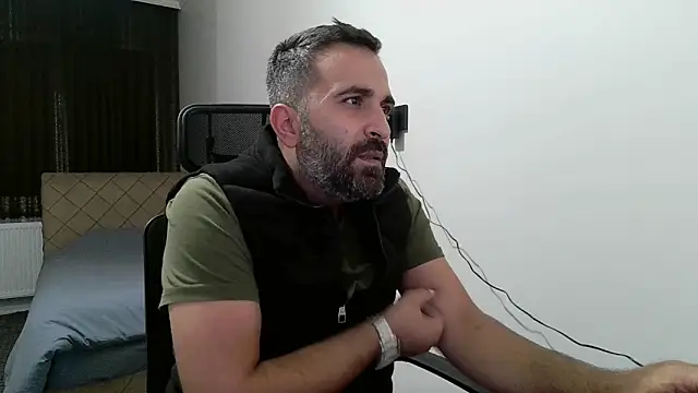 Snapshot of tgltplsr chatting on October 12, 8:41 pm tgltplsr online show from October 12, 8:41 pm