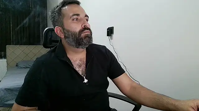 Snapshot of tgltplsr chatting on October 29, 12:02 am tgltplsr online show from October 29, 12:02 am