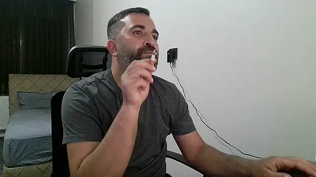 Snapshot of tgltplsr chatting on November 6, 10:10 pm tgltplsr online show from November 6, 10:10 pm