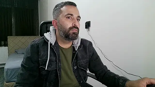 Snapshot of tgltplsr chatting on November 10, 2:43 am tgltplsr online show from November 10, 2:43 am