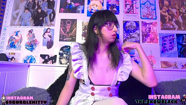 Snapshot of snowblack_ chatting on March 16, 2:44 pm snowblack online show from March 16, 2:44 pm