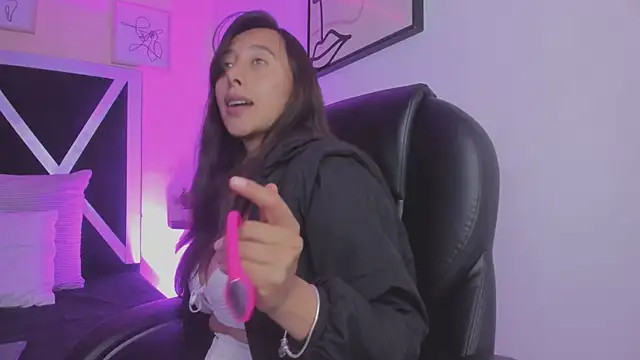 Snapshot of lena_banks chatting on November 24, 10:53 pm lena banks online show from November 24, 10:53 pm