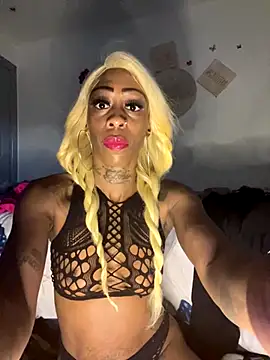 Snapshot of SlimBeenBadd1981 chatting on October 22, 11:26 pm SlimBeenBadd1981 online show from October 22, 11:26 pm