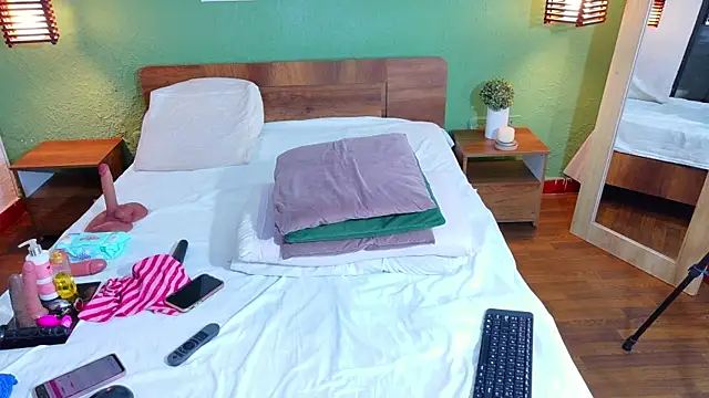 dannaahbrown online show from December 18, 12:55 pm