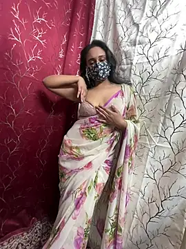 Snapshot of LuscousPussy chatting on December 8, 12:08 pm LuscousPussy online show from December 8, 12:08 pm