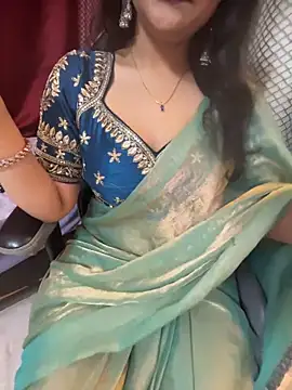 Snapshot of LuscousPussy chatting on December 4, 7:44 pm LuscousPussy online show from December 4, 7:44 pm