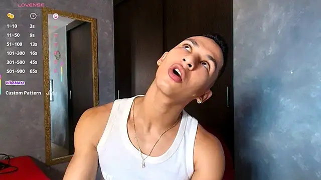 Snapshot of liuscast22 chatting on November 19, 4:07 pm liuscast22 online show from November 19, 4:07 pm