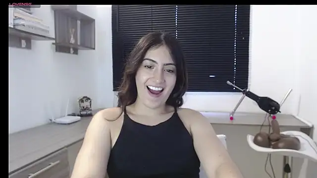 Snapshot of MIYESSI chatting on February 13, 7:52 pm MIYESSI online show from February 13, 7:52 pm