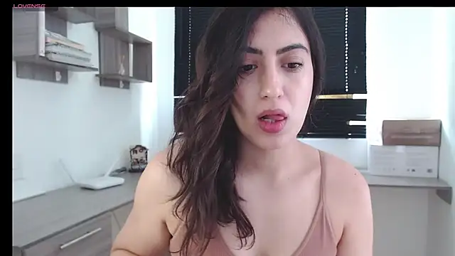 Snapshot of MIYESSI chatting on March 4, 3:26 pm MIYESSI online show from March 4, 3:26 pm