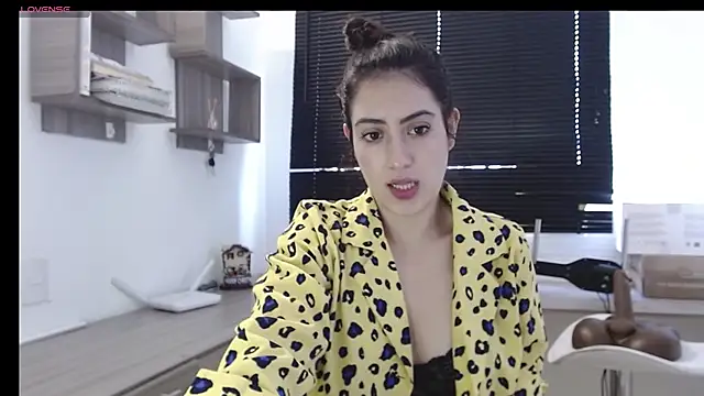 Snapshot of MIYESSI chatting on March 17, 4:22 pm MIYESSI online show from March 17, 4:22 pm