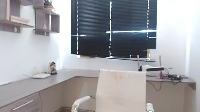 Snapshot of MIYESSI chatting on September 17, 6:53 pm MIYESSI online show from September 17, 6:53 pm