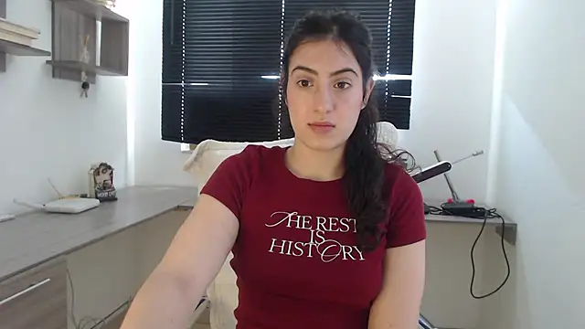 Snapshot of MIYESSI chatting on October 1, 4:24 pm MIYESSI online show from October 1, 4:24 pm