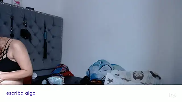 Snapshot of KaiicyQuuen chatting on December 17, 7:04 pm KaiicyQuuen online show from December 17, 7:04 pm