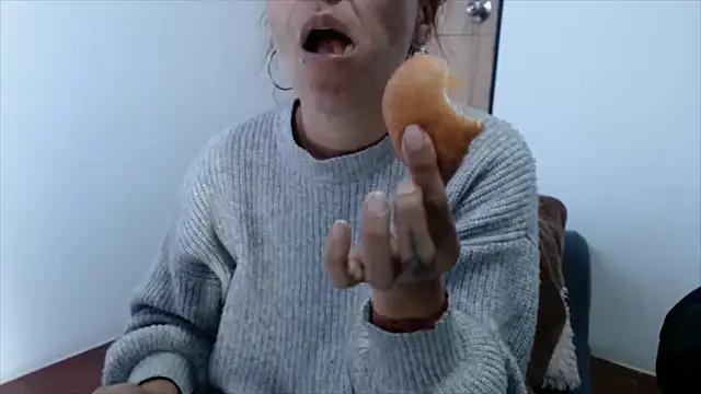 Snapshot of KaiicyQuuen chatting on March 13, 11:30 am KaiicyQuuen online show from March 13, 11:30 am