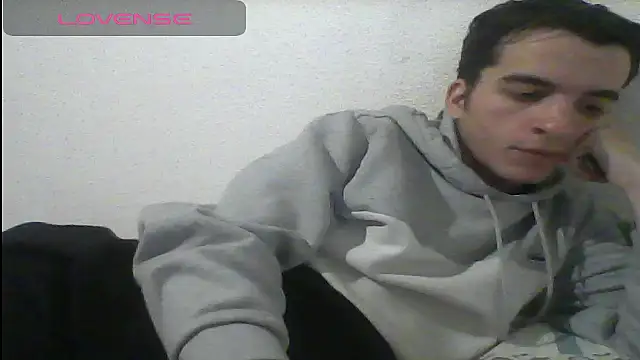 Snapshot of Tombgy07 chatting on January 7, 8:21 pm Tombgy07 online show from January 7, 8:21 pm