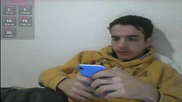 Snapshot of Tombgy07 chatting on January 13, 8:15 pm Tombgy07 online show from January 13, 8:15 pm