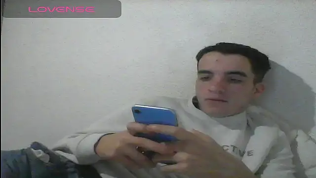 Snapshot of Tombgy07 chatting on February 5, 8:57 pm Tombgy07 online show from February 5, 8:57 pm