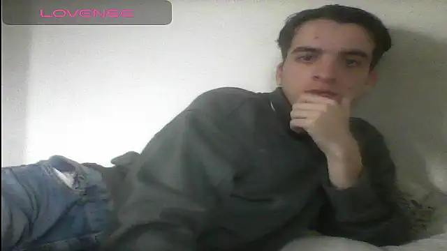 Snapshot of Tombgy07 chatting on March 10, 4:35 pm Tombgy07 online show from March 10, 4:35 pm