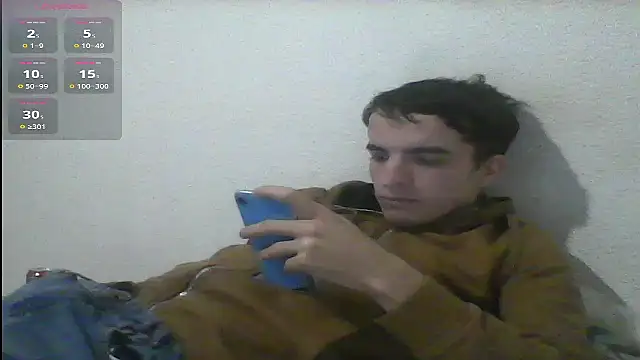 Snapshot of Tombgy07 chatting on March 19, 8:32 pm Tombgy07 online show from March 19, 8:32 pm