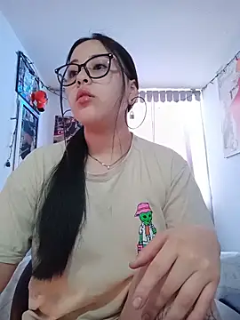 Snapshot of persefone_core chatting on November 30, 7:29 pm persefone core online show from November 30, 7:29 pm