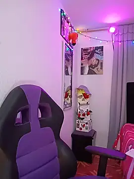 Snapshot of persefone_core chatting on December 19, 11:12 pm persefone core online show from December 19, 11:12 pm