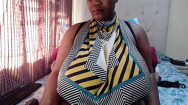 Snapshot of CHOCOLATEDARKBUSTYX chatting on May 29, 2:15 pm CHOCOLATEDARKBUSTYX online show from May 29, 2:15 pm