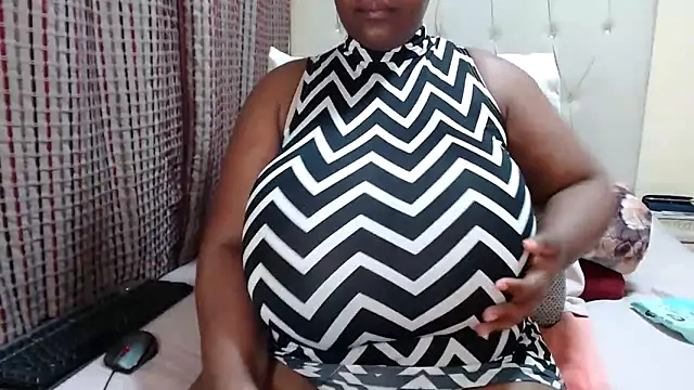 Snapshot of CHOCOLATEDARKBUSTYX chatting on June 22, 4:20 am CHOCOLATEDARKBUSTYX online show from June 22, 4:20 am