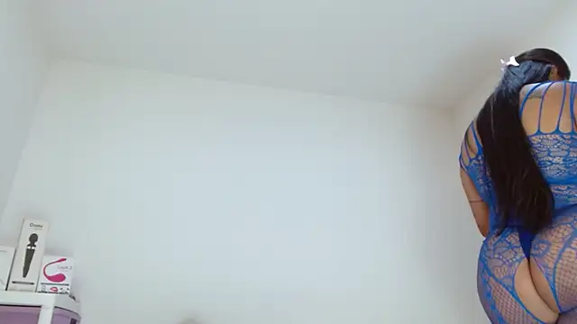 Snapshot of sashacreamy_ chatting on October 8, 4:21 am sashacreamy online show from October 8, 4:21 am