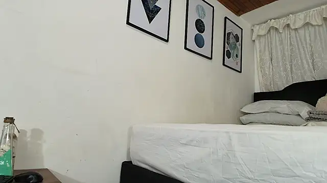 sam her online show from March 18, 1:10 am