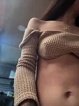 lauravasquez online show from February 14, 8:05 pm