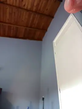 Snapshot of lauravasquez chatting on May 12, 3:53 pm lauravasquez online show from May 12, 3:53 pm